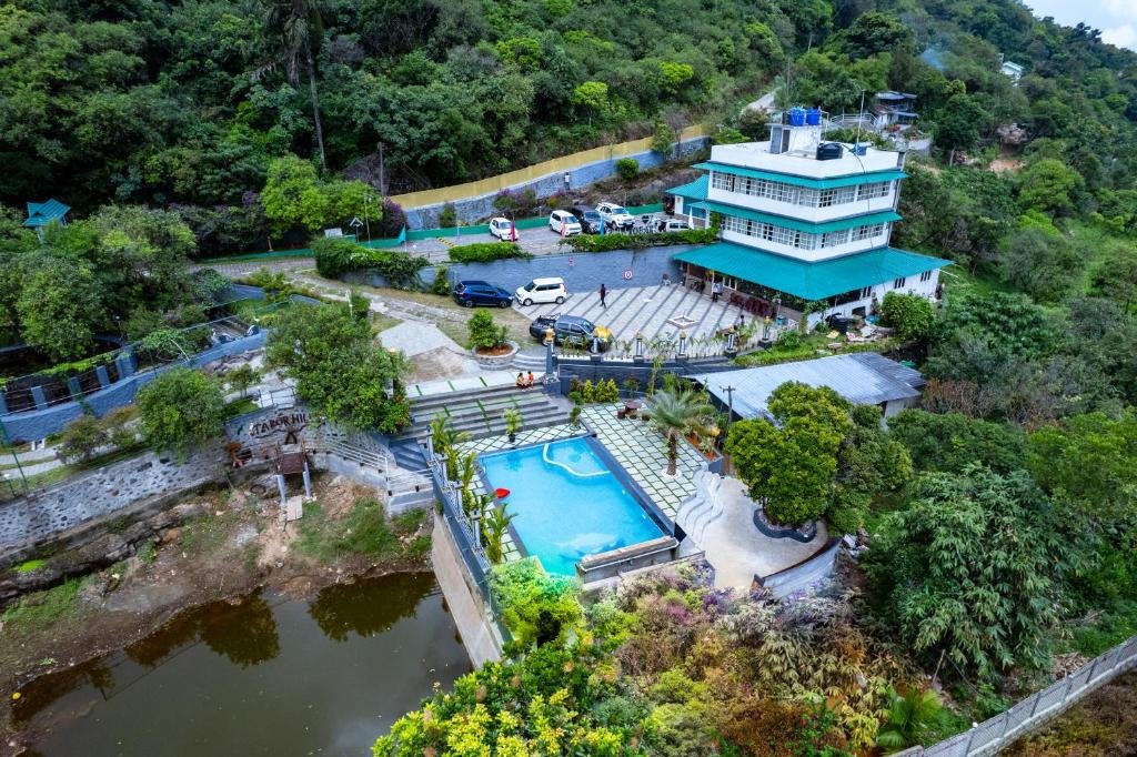 resorts in vagamon for corporate tours and day outing