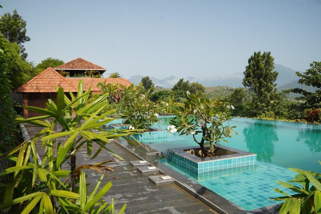 resorts in silent valley for corporate tours and day outing